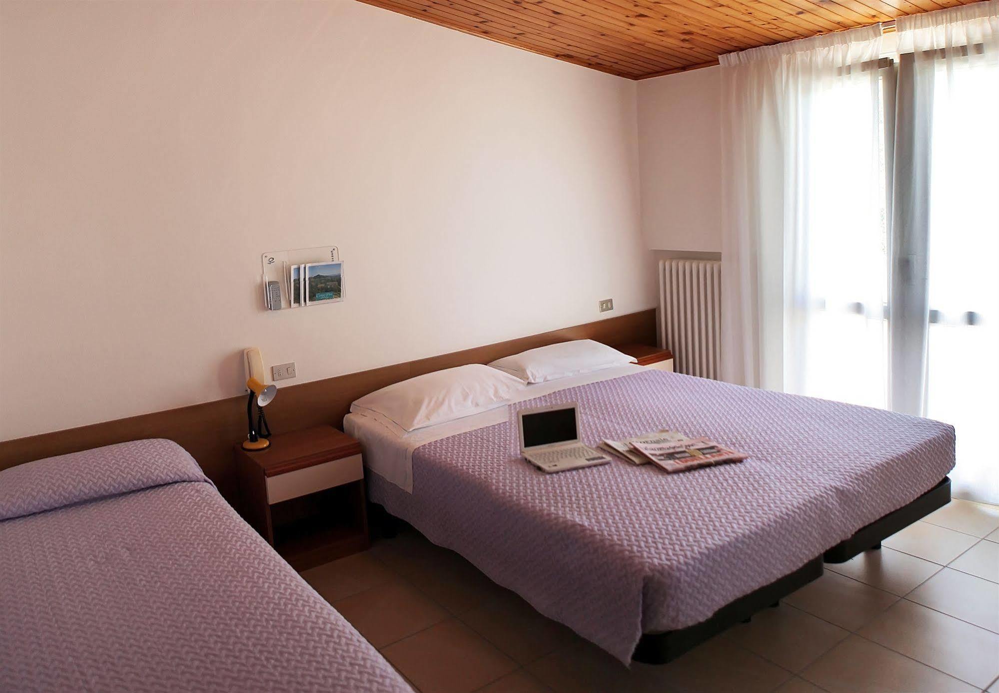 Albergo Centopini Gemmano Екстер'єр фото